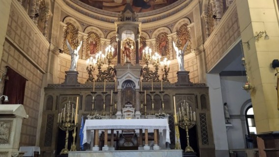 La Basílica del Sagrado Corazón: El altar mayor